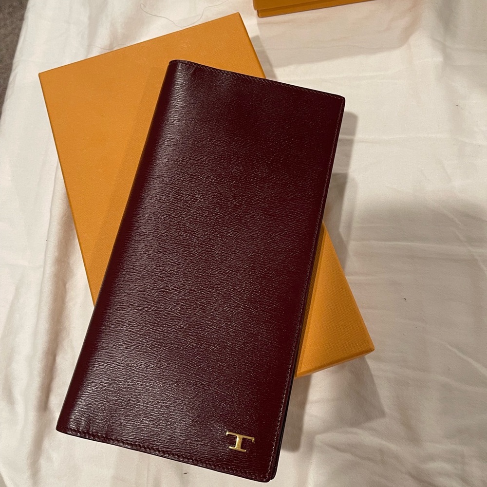 Nwt Tod’s red leather track wallet xl